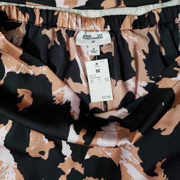 DVF for Target 2pc Long Sleeve Notch Collar Top & Shorts Leopard Pajamas… - Picture 7 of 14